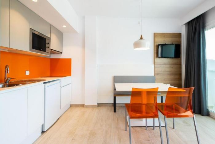 Casablanca Apartments, Санта Понса Стая снимка