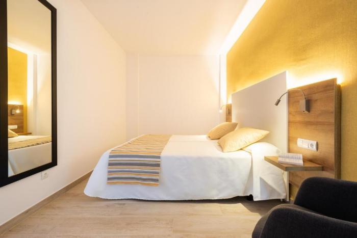 Casablanca Apartments, Санта Понса Стая снимка