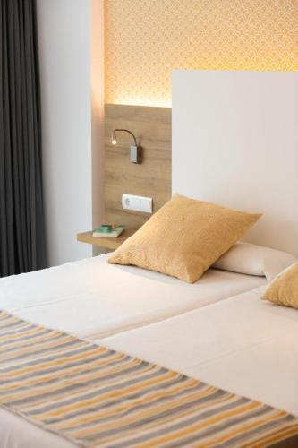 Casablanca Apartments, Санта Понса Стая снимка